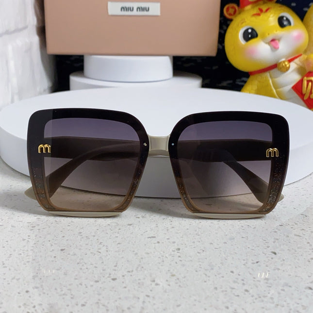 RUNWAY SQUARE SUNGLASSES 563196 IN BEIGE ACETATE