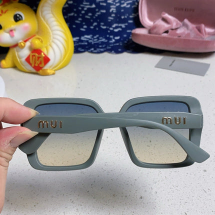 RUNWAY SQUARE SUNGLASSES 563197 IN TAN BLUE ACETATE