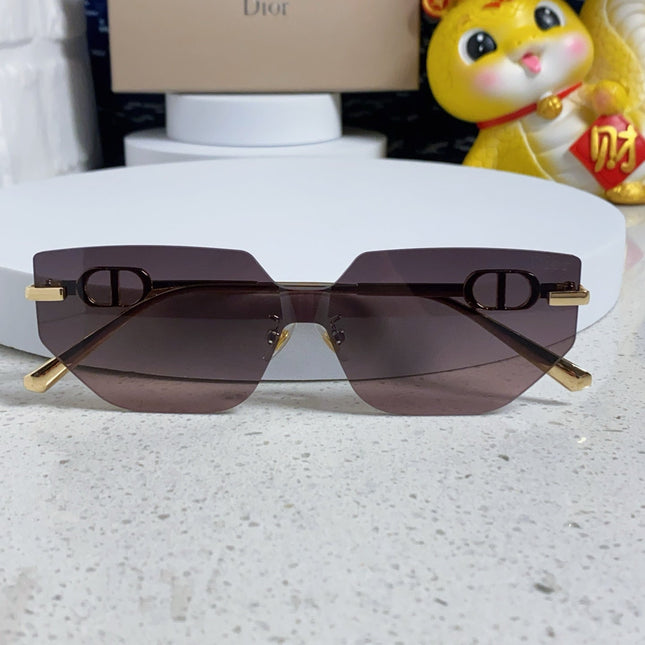 MONTAIGNE SUNGLASS 563192 IN GOLD METAL BROWN SMOKE LENSES