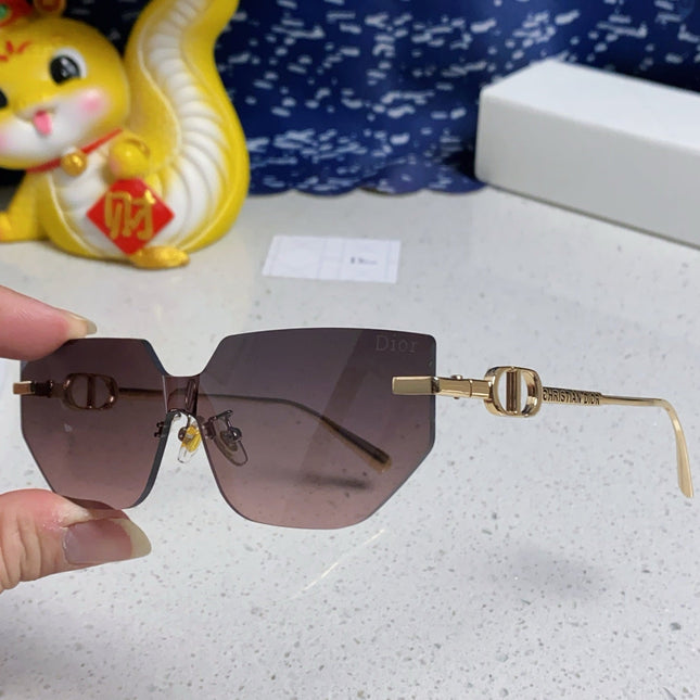 MONTAIGNE SUNGLASS 563192 IN GOLD METAL BROWN SMOKE LENSES