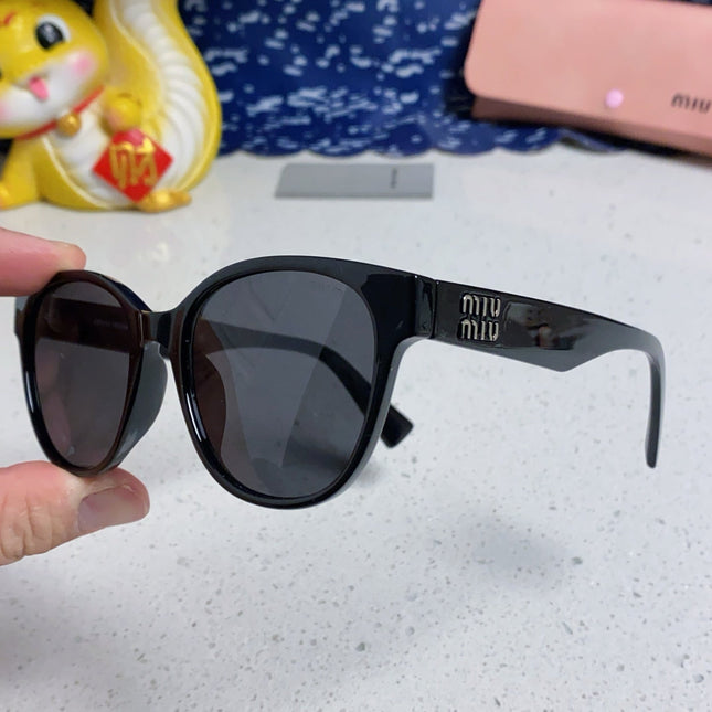 RUNWAY SUNGLASSES 567504 IN BLACK ACETATE SILVER LOGO BLACK LENSES