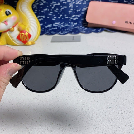 RUNWAY SUNGLASSES 567504 IN BLACK ACETATE SILVER LOGO BLACK LENSES