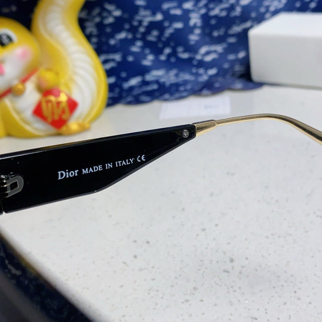 MONTAIGNE SUNGLASS CLUB M7U IN BLACK ACETATE