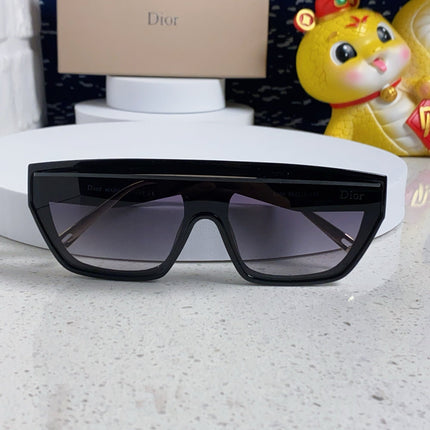 MONTAIGNE SUNGLASS CLUB M7U IN BLACK ACETATE