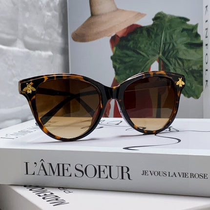 BEE EMBELLISHED BUTTERFLY FRAME SUNGLASSES 570242 IN ACETATE