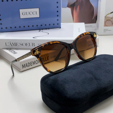 BEE EMBELLISHED BUTTERFLY FRAME SUNGLASSES 570242 IN ACETATE