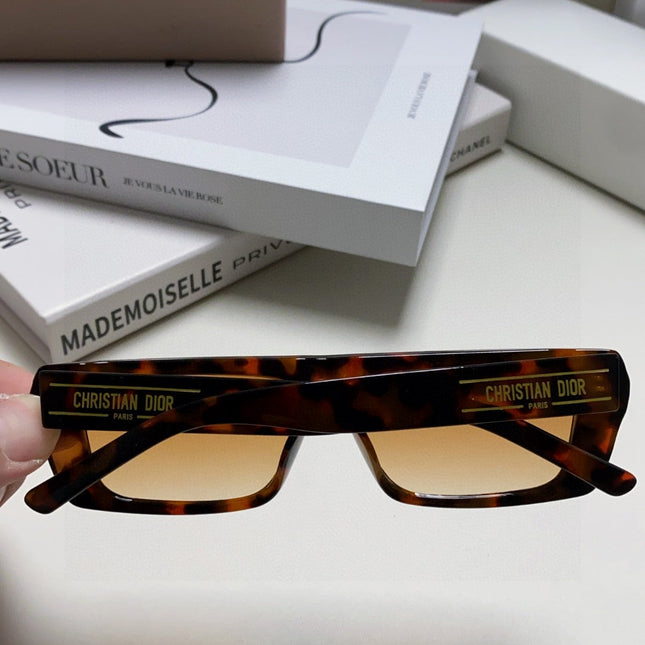 SIGNATURE SUNGLASS 571587 IN HAVANA ACETATE