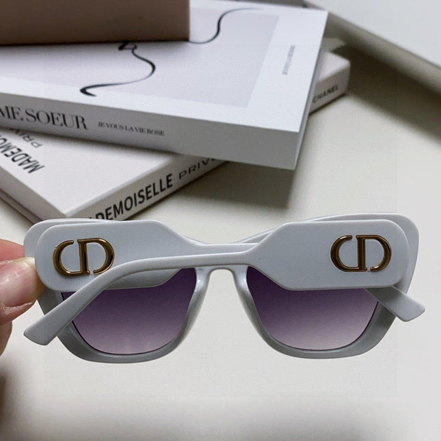 BOBBY B1U SUNGLASS 571589 IN WHITE ACETATE GREY SMOKE LENSES