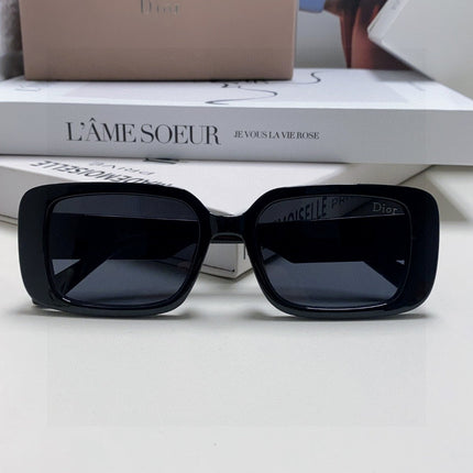 MONTAIGNE SUNGLASS 571596 IN BLACK ACETATE TEXT LOGO