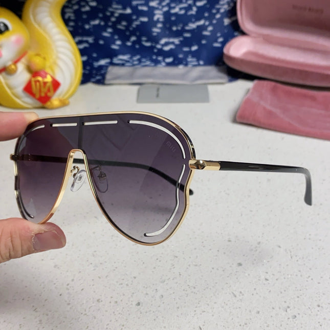 RUNWAY SUNGLASSES 571639 IN GOLD METAL GREY SMOKE LENSES