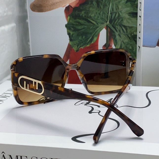 EMBOSSED LOGO FF DIAMONDS SQUARE FRAME SUNGLASSES 575798 IN ACETATE