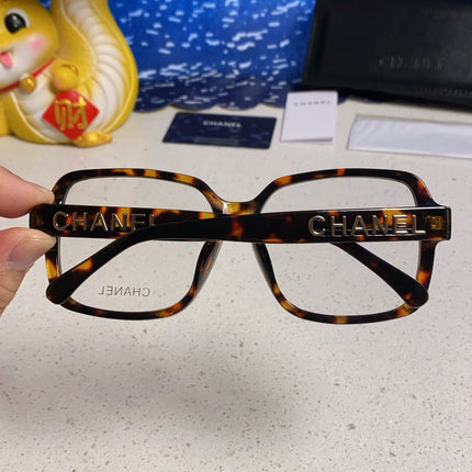 SQUARE SUNGLASSES 638933 IN HAVANA ACETATE