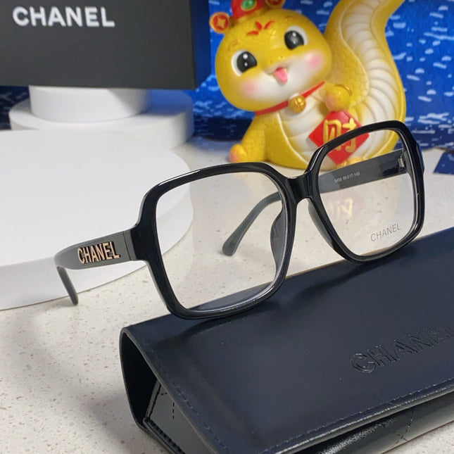 SQUARE SUNGLASSES 638934 IN BLACK ACETATE