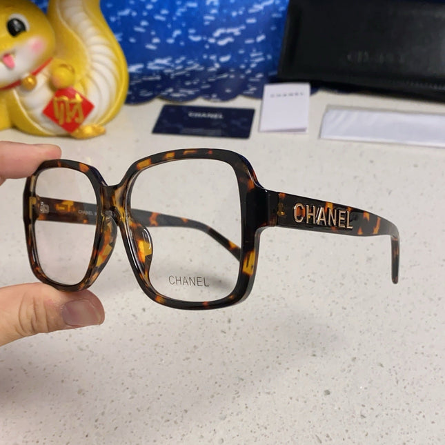 SQUARE SUNGLASSES 638933 IN HAVANA ACETATE