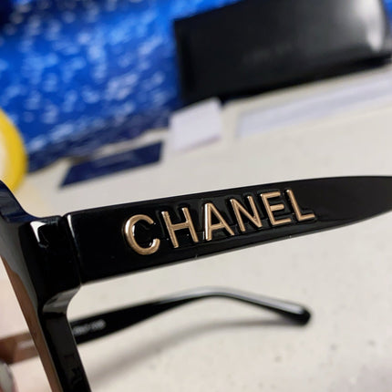 SQUARE SUNGLASSES 638934 IN BLACK ACETATE