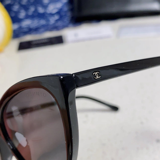 CAT EYE SUNGLASSES CH3393 IN BLACK ACETATE BLACK LENSES