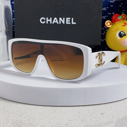 SQUARE SUNGLASSES CH5495 IN WHITE ACETATE BROWN LENSES