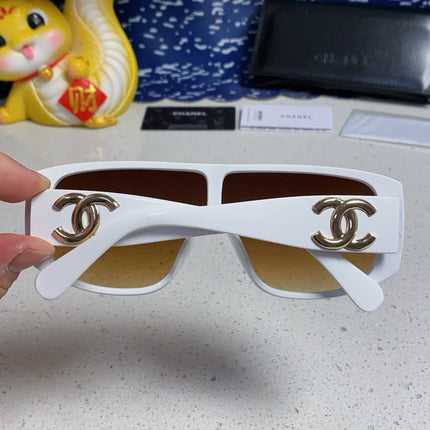 SQUARE SUNGLASSES CH5495 IN WHITE ACETATE BROWN LENSES