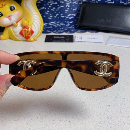 SQUARE SUNGLASSES CH5495 IN HAVANA ACETATE BROWN LENSES