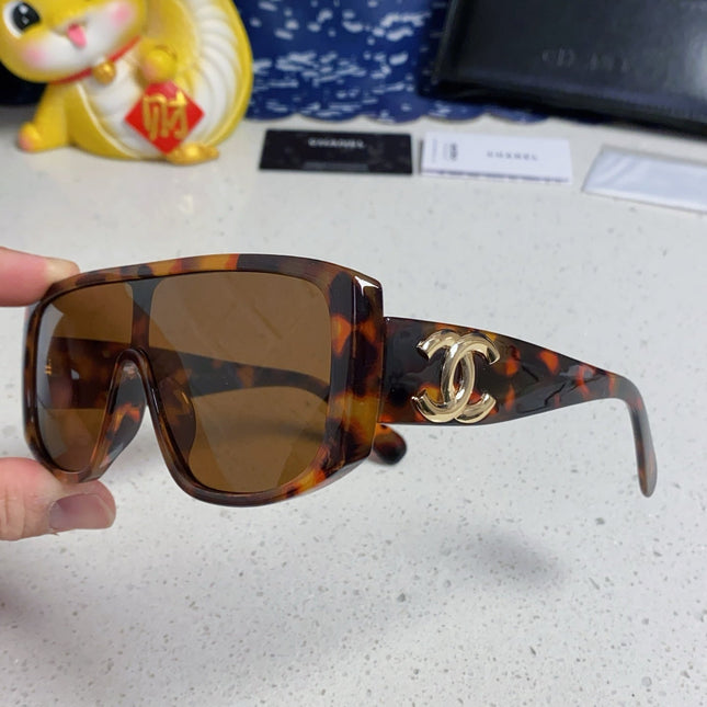 SQUARE SUNGLASSES CH5495 IN HAVANA ACETATE BROWN LENSES