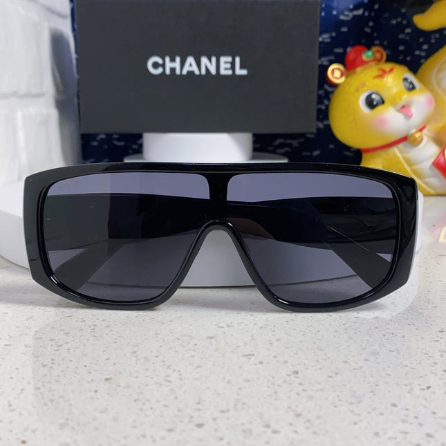 SQUARE SUNGLASSES CH5495 IN BLACK ACETATE BLACK LENSES