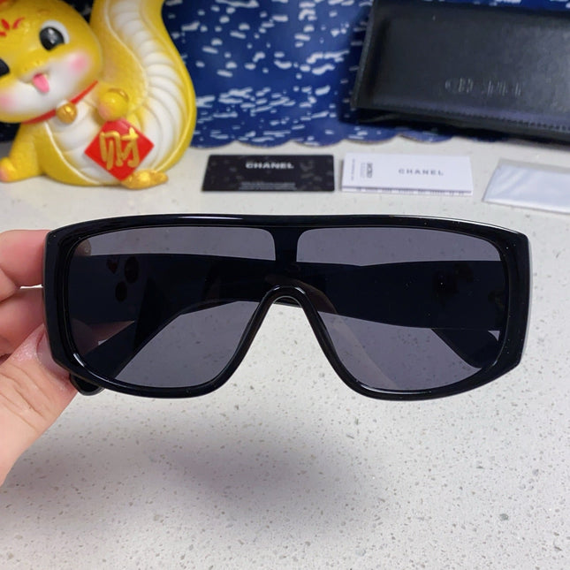 SQUARE SUNGLASSES CH5495 IN BLACK ACETATE BLACK LENSES
