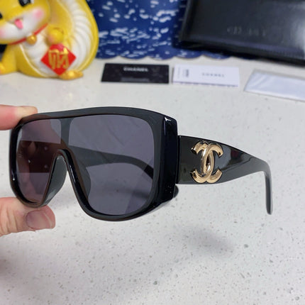 SQUARE SUNGLASSES CH5495 IN BLACK ACETATE BLACK LENSES