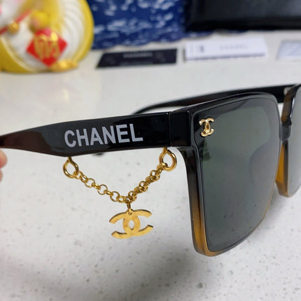 SQUARE SUNGLASSES 641808 IN BLACK OMBRE ORANGE ACETATE GOLD CHAIN