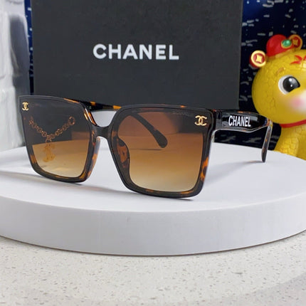 SQUARE SUNGLASSES 641809 IN HAVANA ACETATE GOLD CHAIN