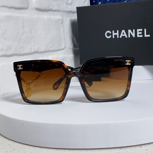 SQUARE SUNGLASSES 641809 IN HAVANA ACETATE GOLD CHAIN