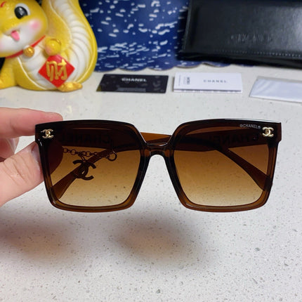 SQUARE SUNGLASSES 641810 IN BROWN ACETATE GOLD CHAIN