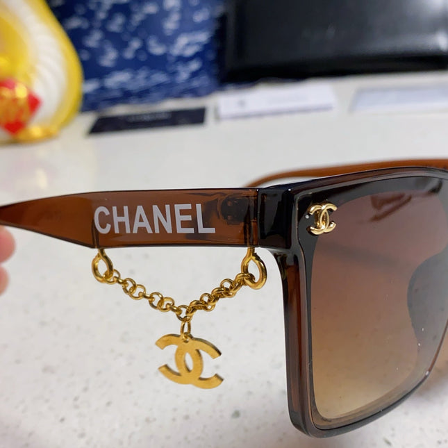 SQUARE SUNGLASSES 641810 IN BROWN ACETATE GOLD CHAIN