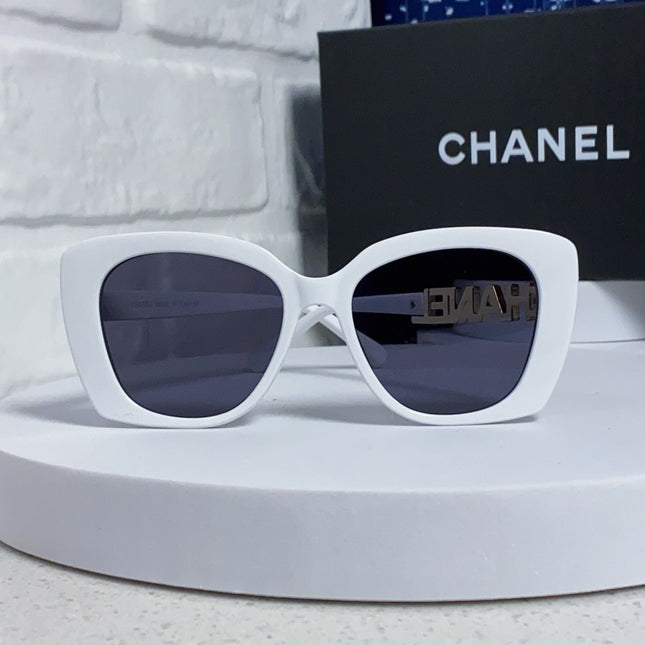 BUTTERFLY SUNGLASSES 641814 IN WHITE ACETATE GOLD METAL LOGO