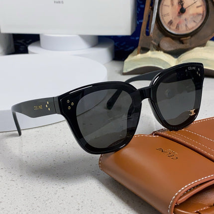 SQUARE SUNGLASS 575845 IN BLACK ACETATE BLACK LENSES