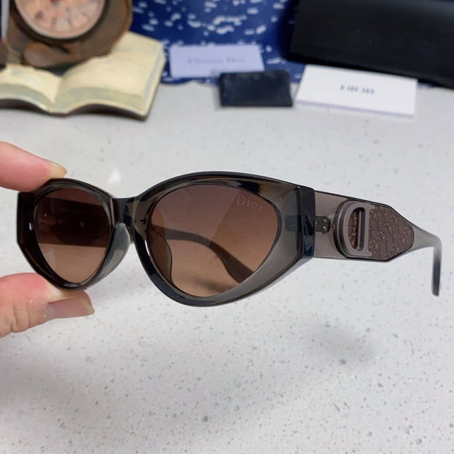 MONTAIGNE SUNGLASS 578112 IN BROWN ACETATE