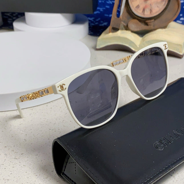 SQUARE SUNGLASSES 632031 IN WHITE ACETATE GOLD METAL