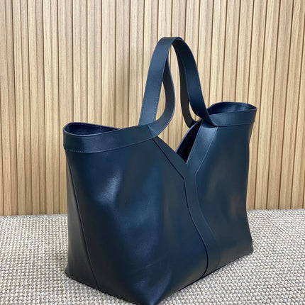 Y TOTE BAG 39 IN BLACK CALFSKIN
