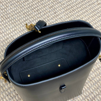 LE 37 SMALL BUCKET BAG 20 IN BLACK CALFSKIN GOLD HARDWARE