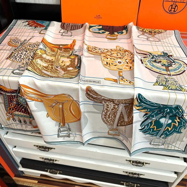 HERMES 25S SCARF 90 IN SILK 001