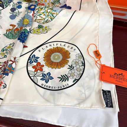 HERMES 25S SCARF 90 IN SILK 735732