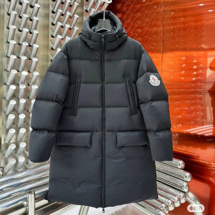 MONCLER 25S COAT IN BLACK 050