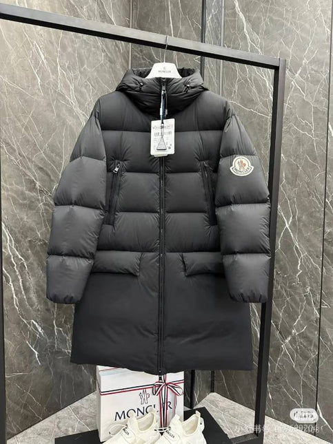 MONCLER 25S COAT IN BLACK 050