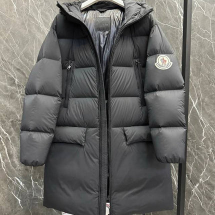 MONCLER 25S COAT IN BLACK 050