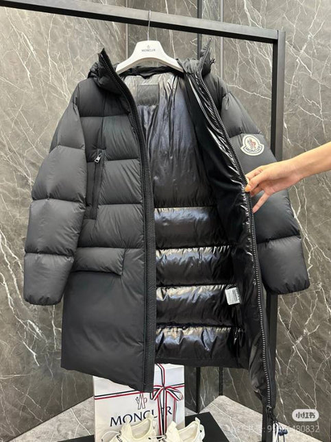 MONCLER 25S COAT IN BLACK 050