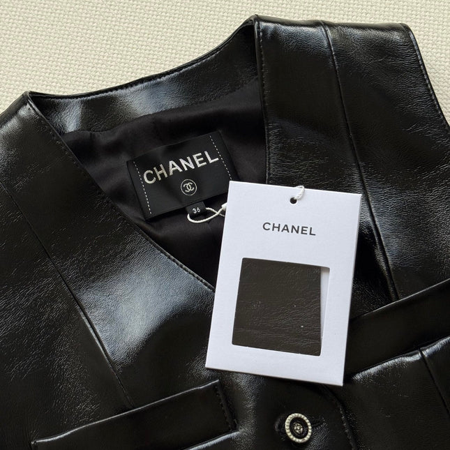 CHANEL LEATHER VEST STYLE 18