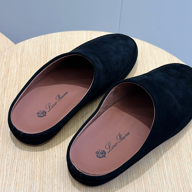 LP TOMORI SABOT MULES BLACK SUEDE