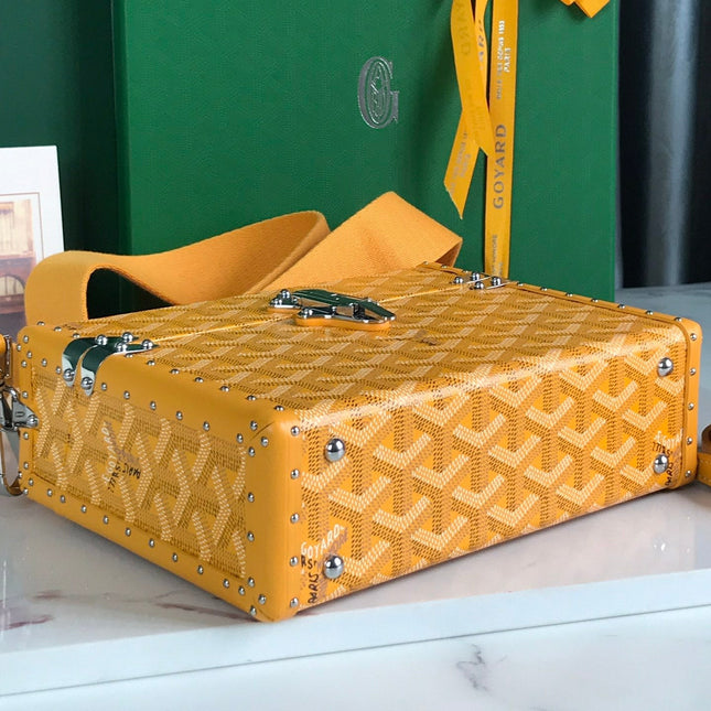 CASSETTE TRUNK BAG 21 IN YELLOW GOYARDINE CANVAS & CLAMECY COWHIDE