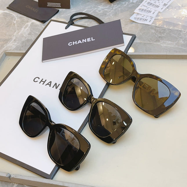 CAT EYE SUNGLASSES IN BLACK ACETATE