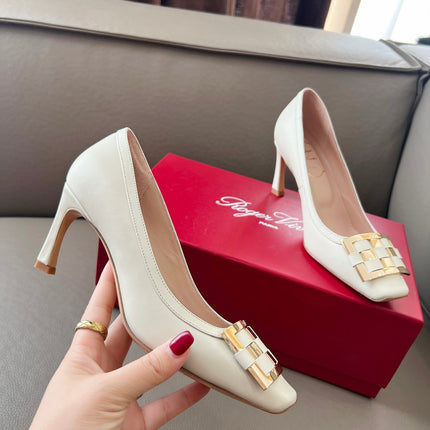 TROMPETTE BALLERINAS PUMPS IN OFF WHITE SHINY CALFSKIN GOLD BUCKLE