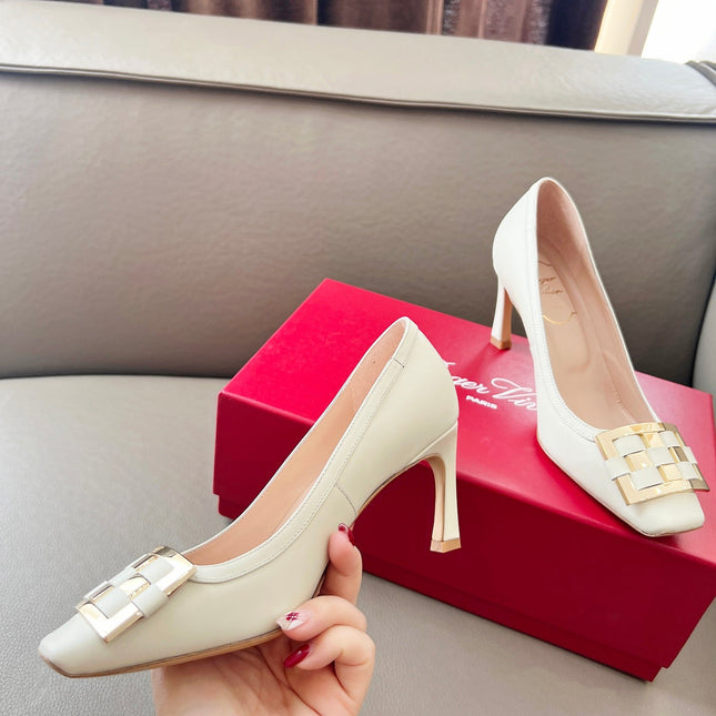 TROMPETTE BALLERINAS PUMPS IN OFF WHITE SHINY CALFSKIN GOLD BUCKLE